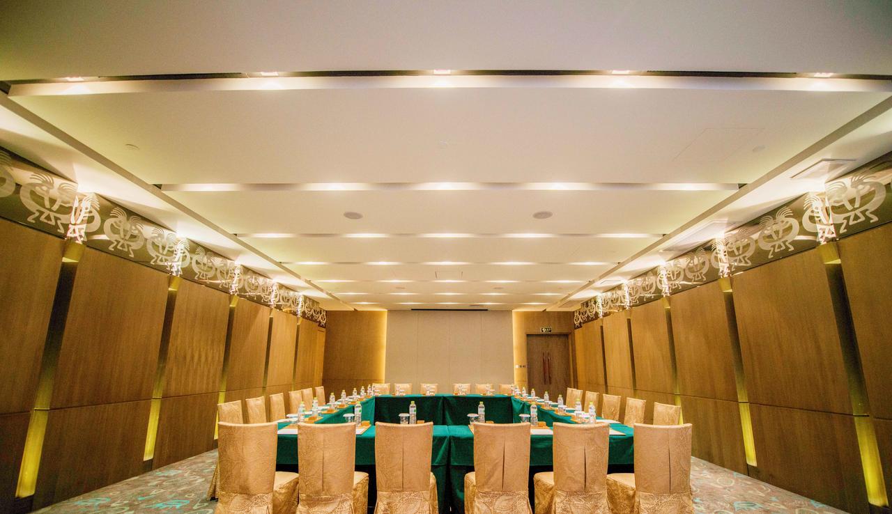 Gleetour Maya Hotel Wuhan Bagian luar foto