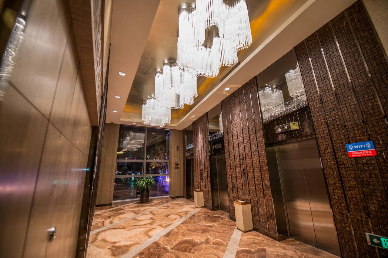 Gleetour Maya Hotel Wuhan Bagian luar foto