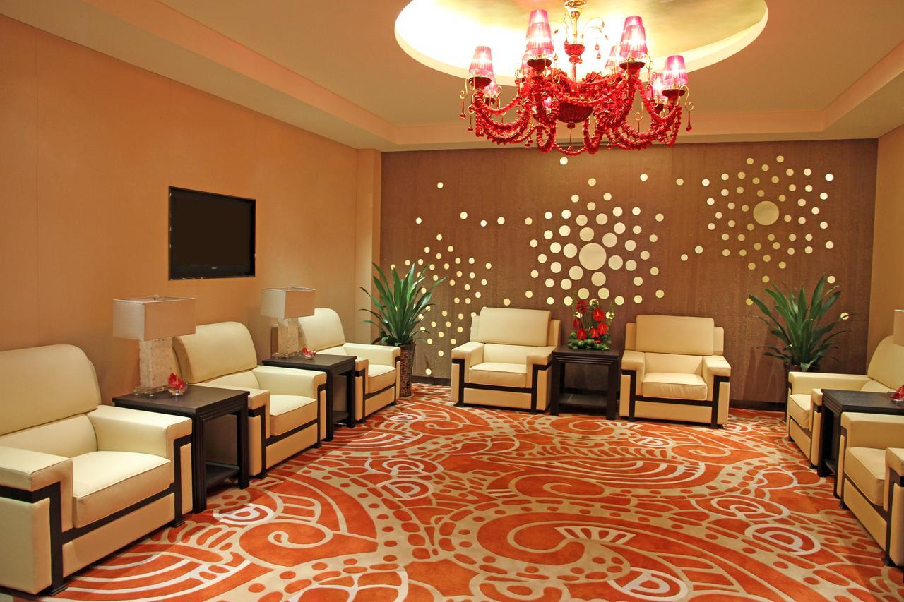 Gleetour Maya Hotel Wuhan Bagian luar foto